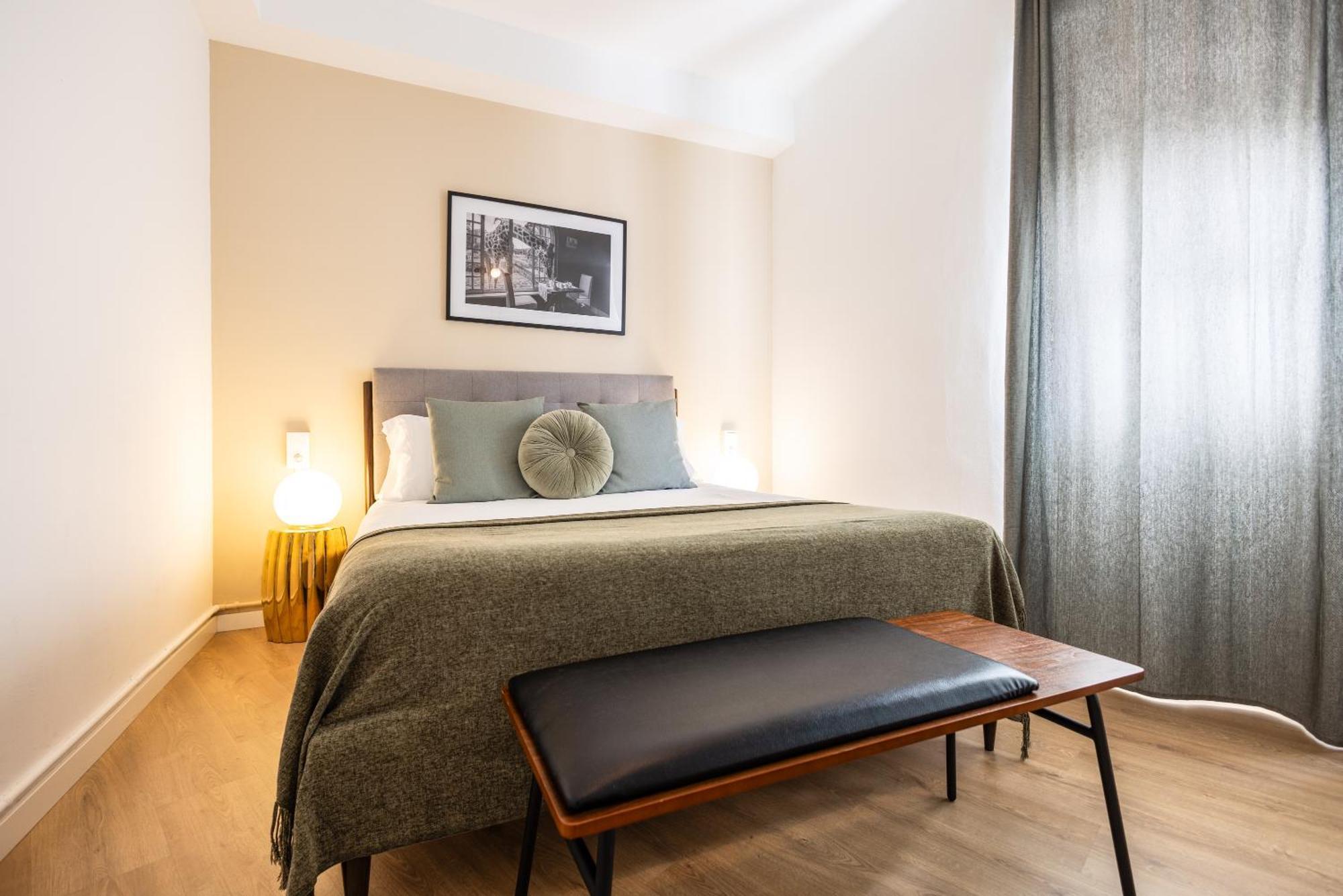 Stay U-Nique Apartments Gaudi I Barcelona Bagian luar foto