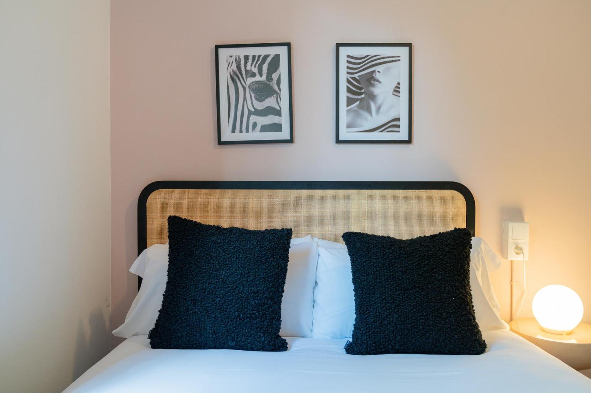 Stay U-Nique Apartments Gaudi I Barcelona Bagian luar foto